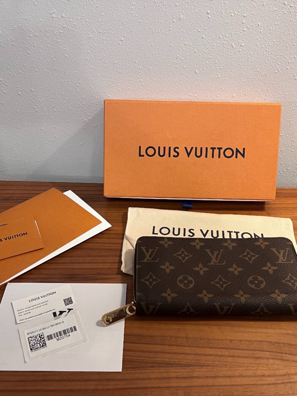 New In Box - Louis Vuitton Zippy Organizer Wallet Pristine Condition